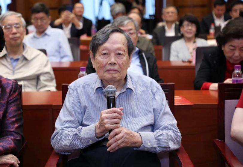 杨振宁先生生平